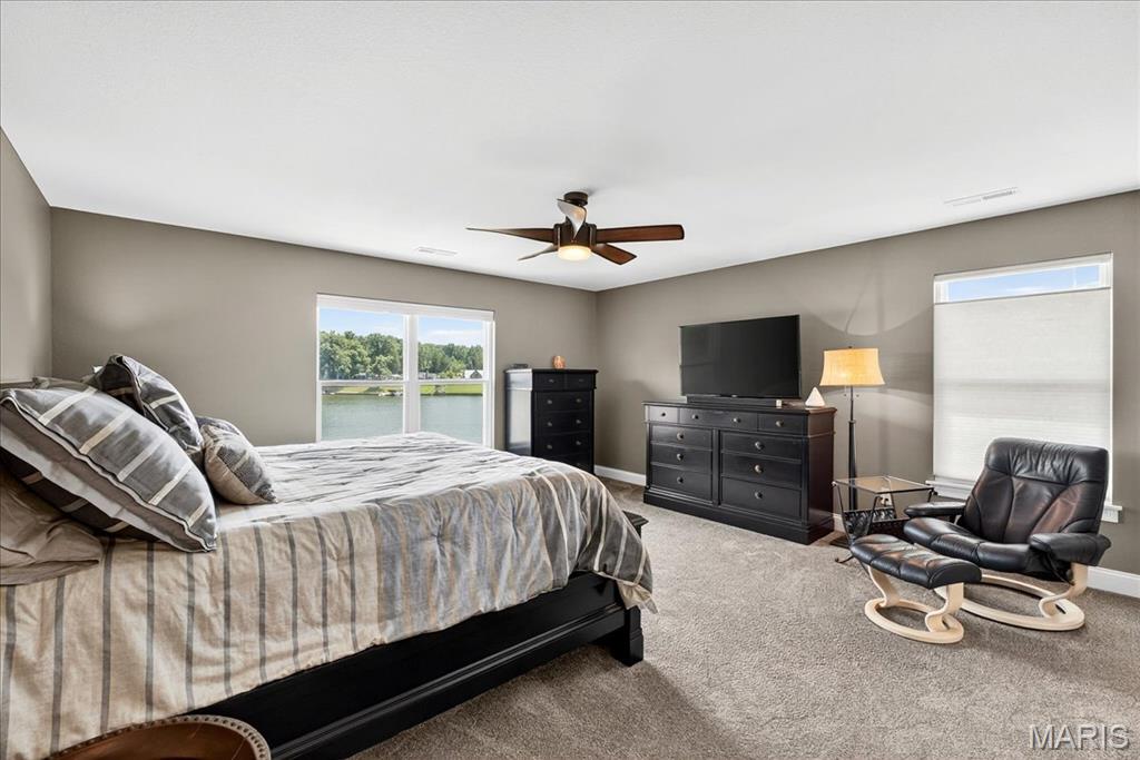 6020 N Lakeshore Drive