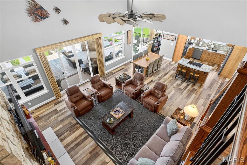 6020 N Lakeshore Drive