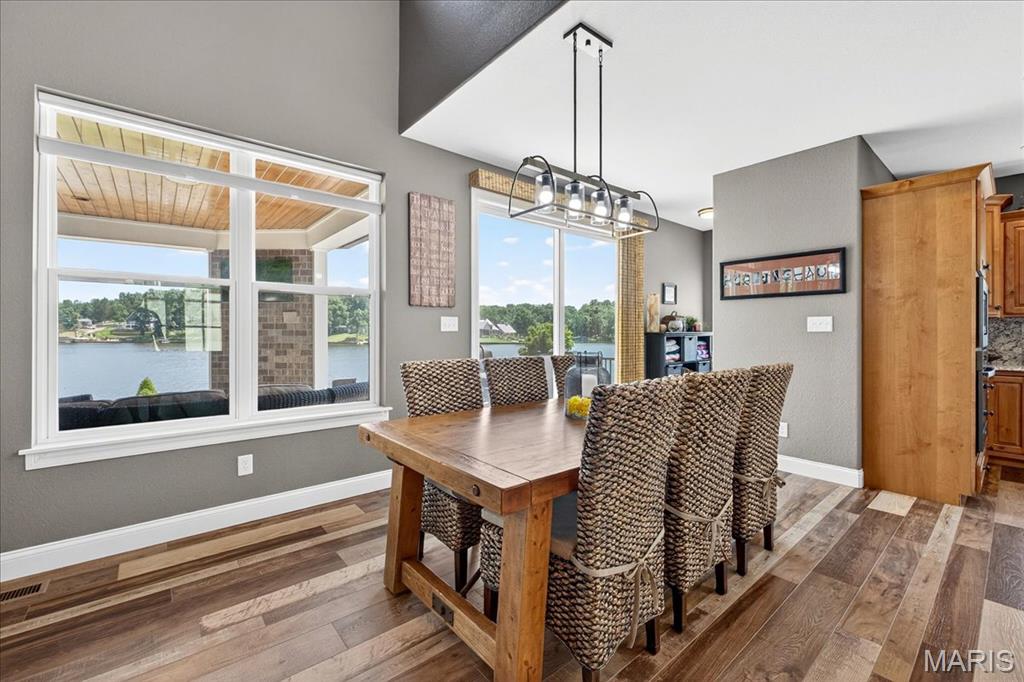 6020 N Lakeshore Drive