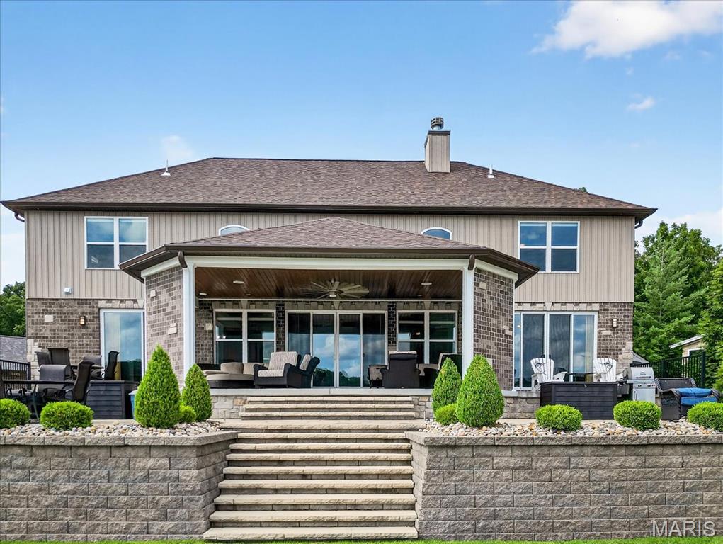 6020 N Lakeshore Drive