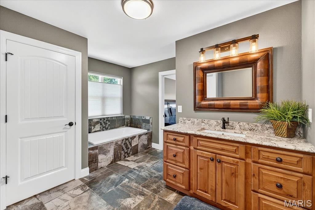 6020 N Lakeshore Drive