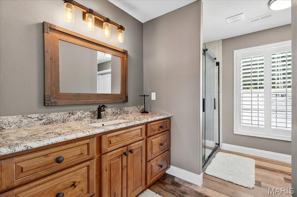 6020 N Lakeshore Drive