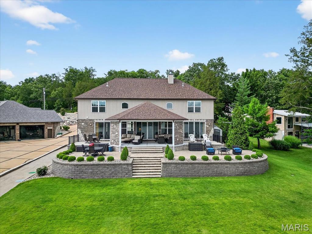 6020 N Lakeshore Drive