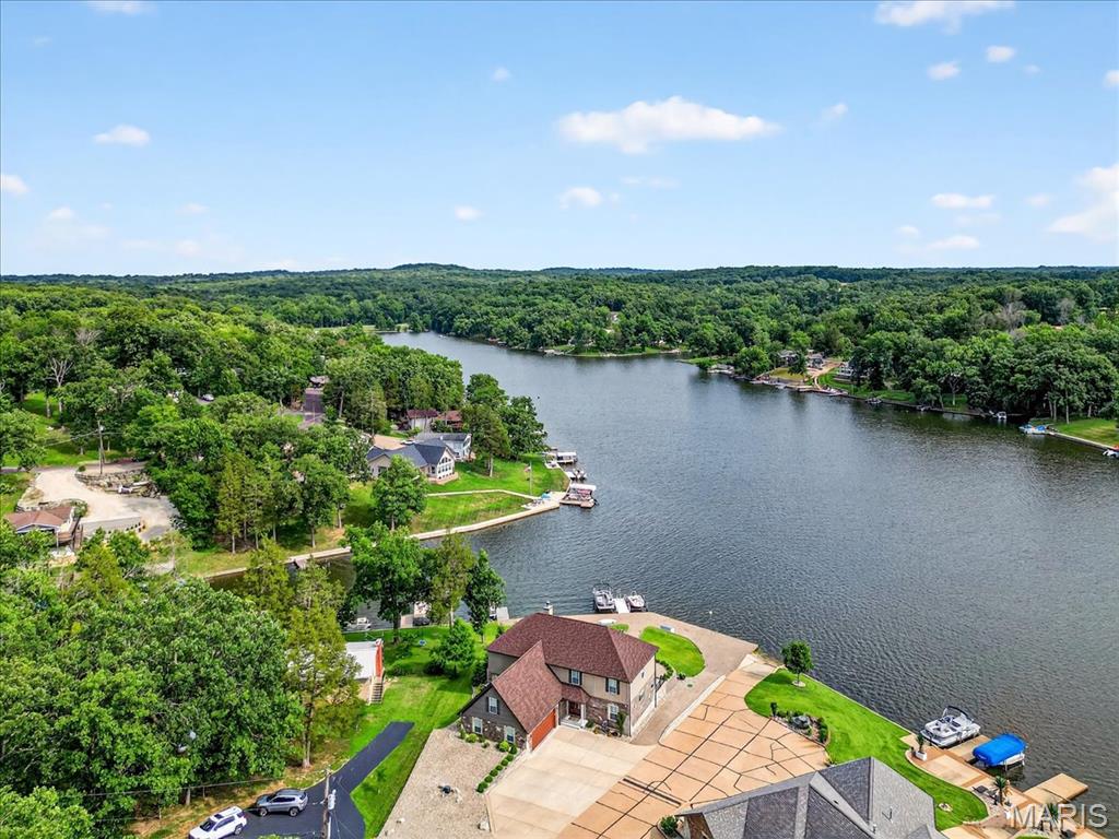 6020 N Lakeshore Drive