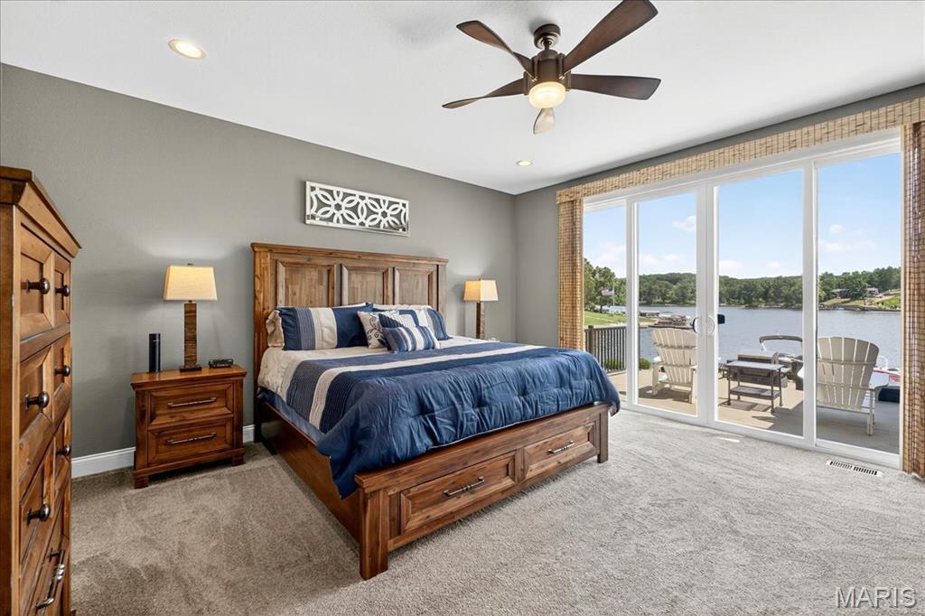 6020 N Lakeshore Drive