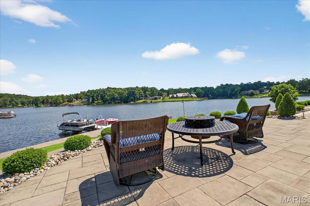 6020 N Lakeshore Drive