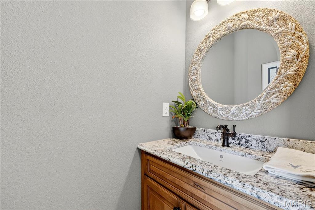 6020 N Lakeshore Drive