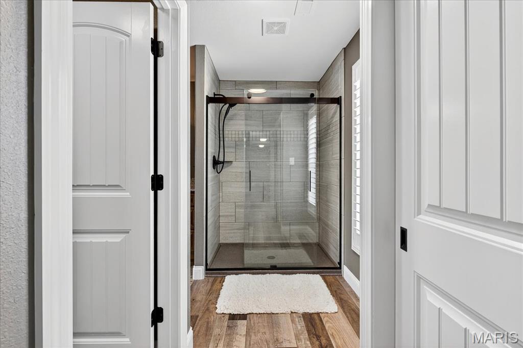 6020 N Lakeshore Drive