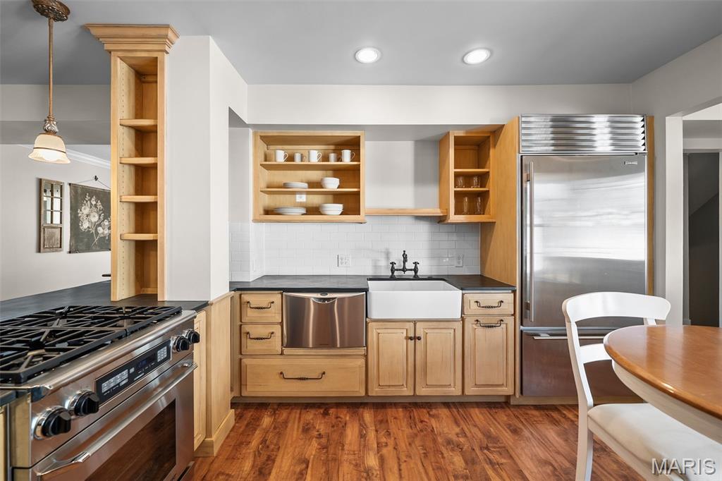 16437 Cobbleskille Drive