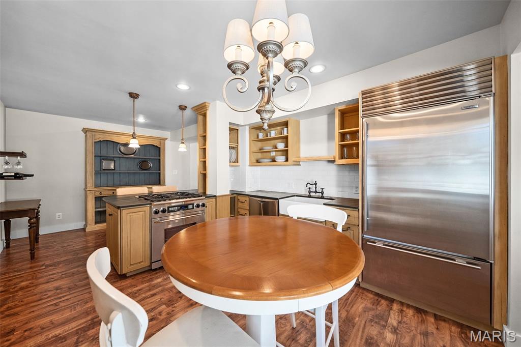 16437 Cobbleskille Drive