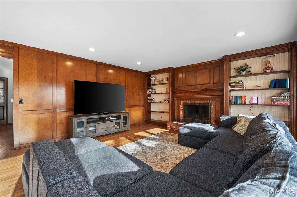 120 Hunters Pointe Drive