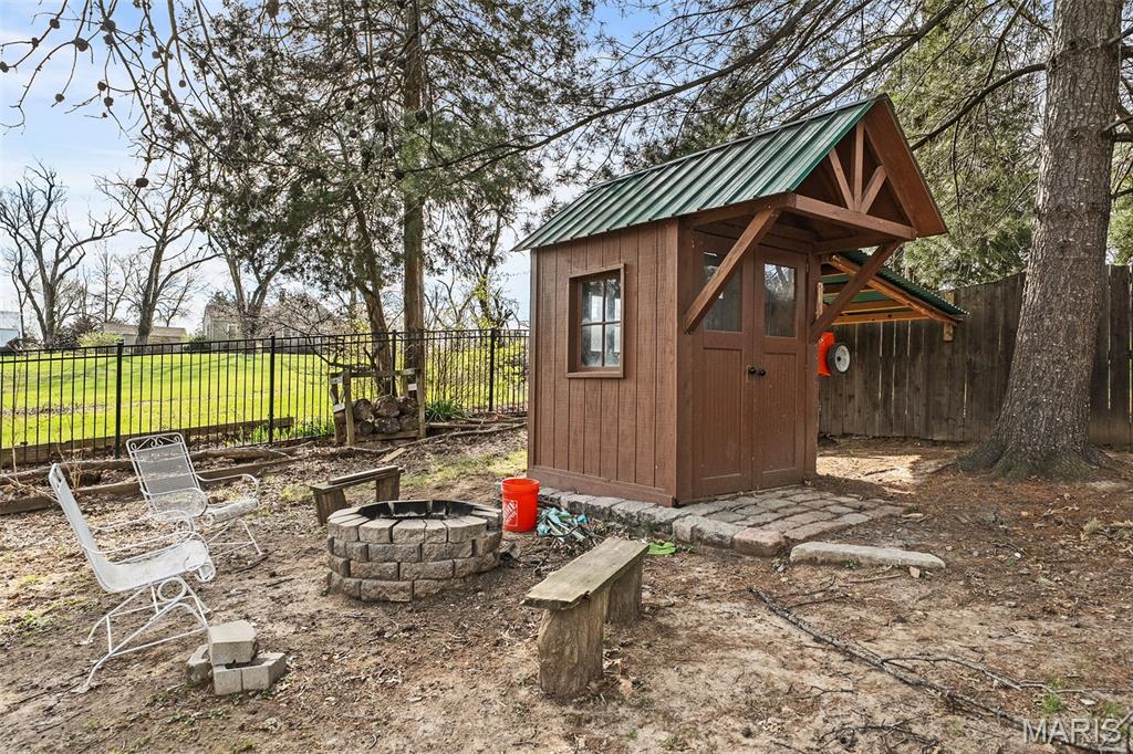 120 Hunters Pointe Drive