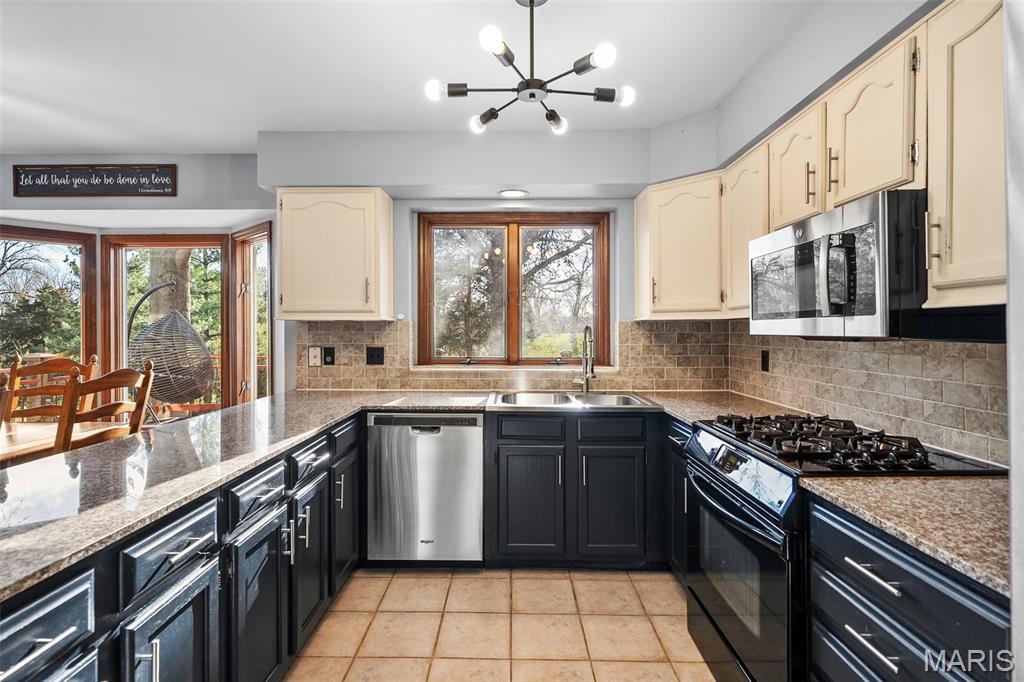 120 Hunters Pointe Drive