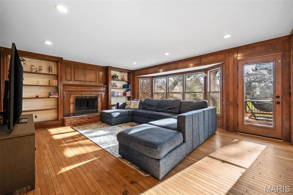 120 Hunters Pointe Drive