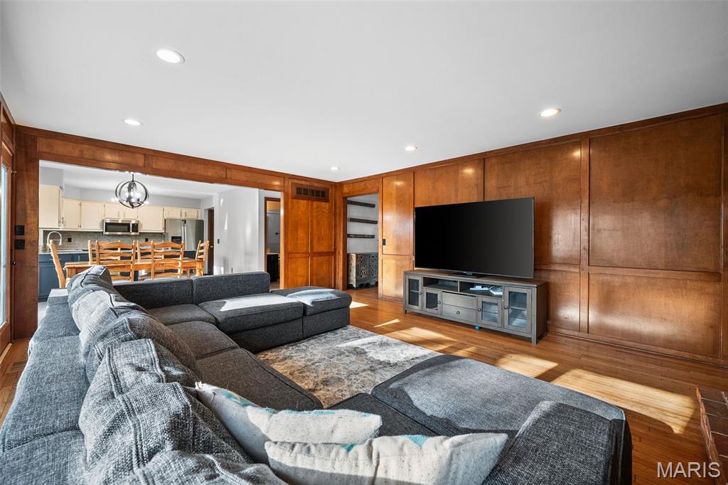 120 Hunters Pointe Drive