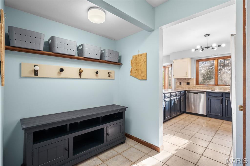 120 Hunters Pointe Drive