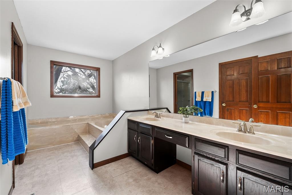 120 Hunters Pointe Drive