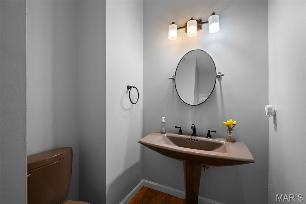 810 Wellesley Place Drive