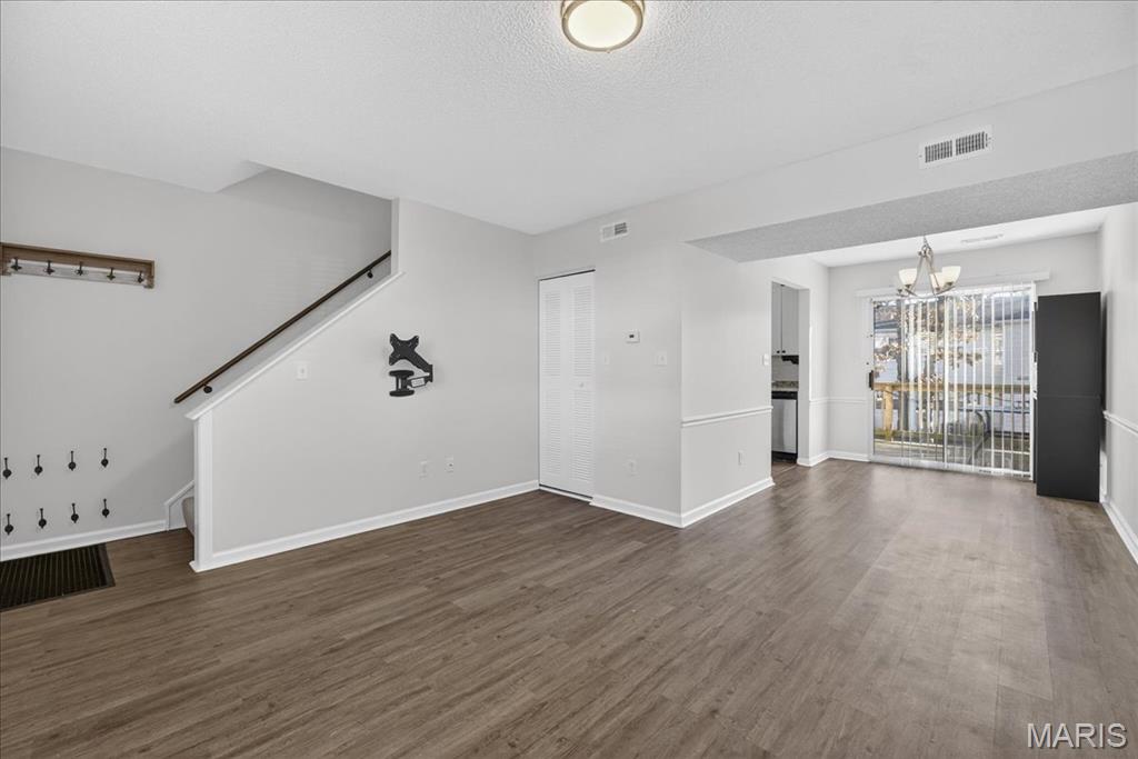 8912 N Swan Circle