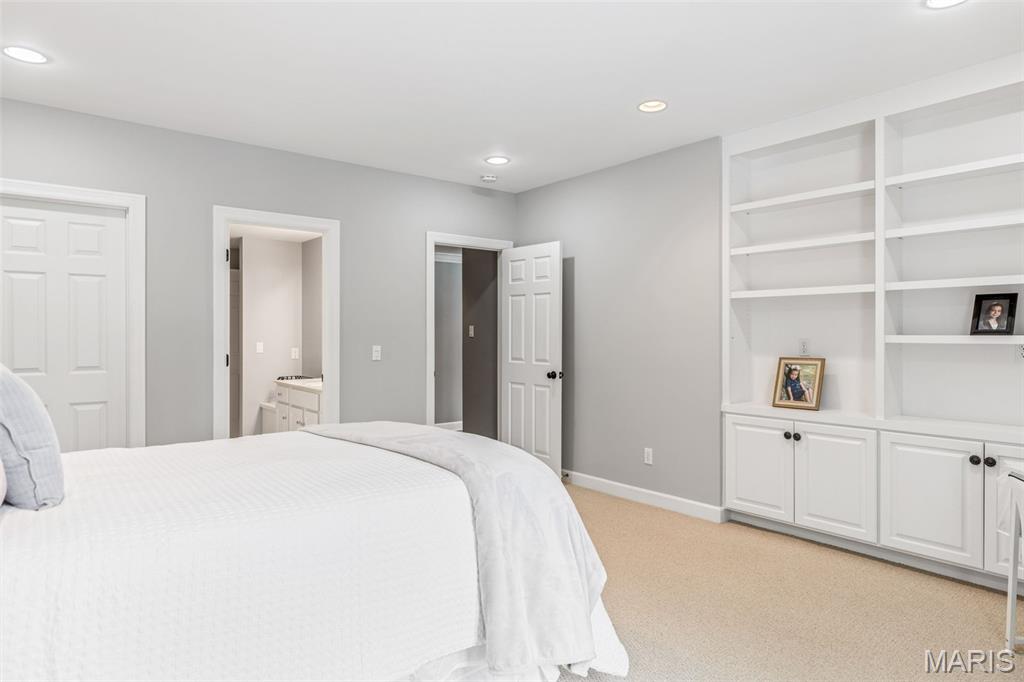 1040 Greystone Manor Parkway