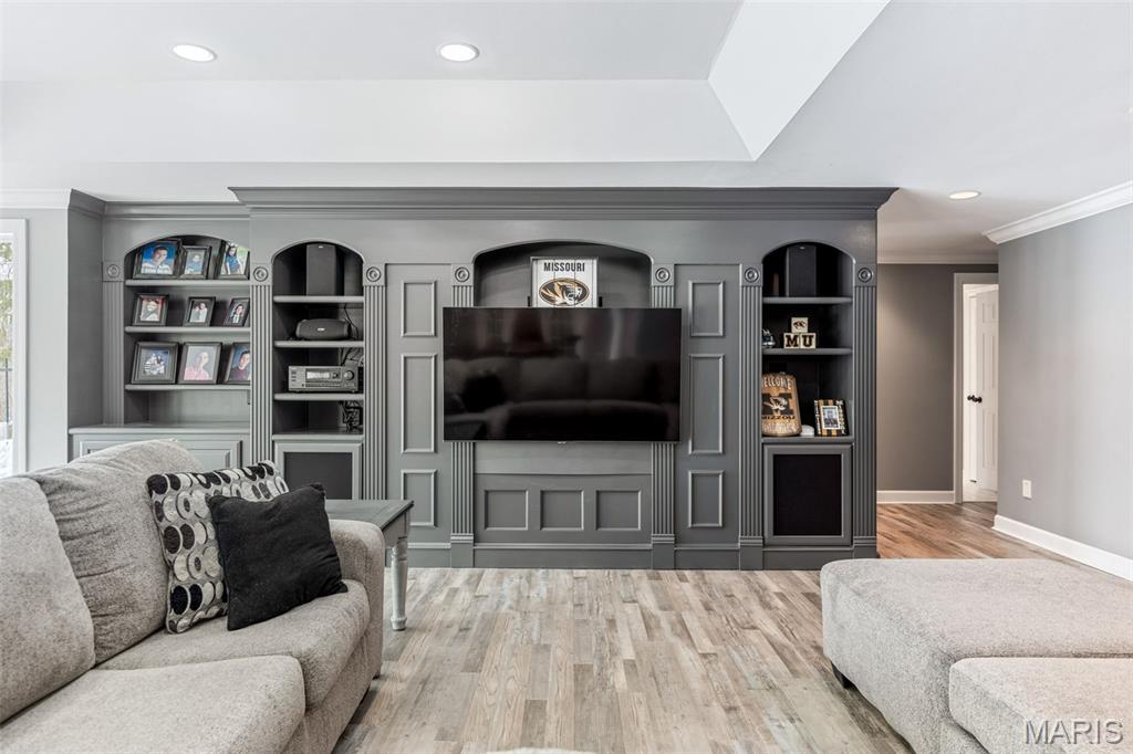 1040 Greystone Manor Parkway