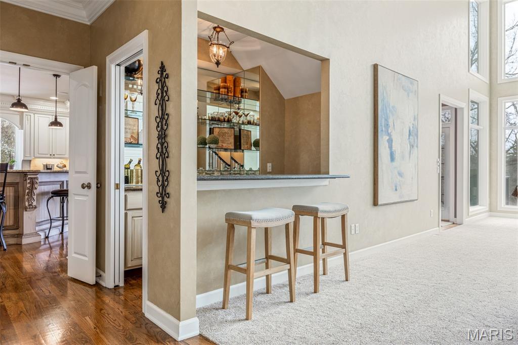 1040 Greystone Manor Parkway