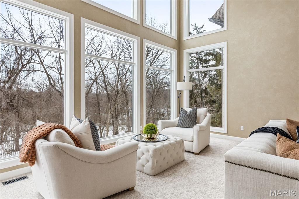 1040 Greystone Manor Parkway