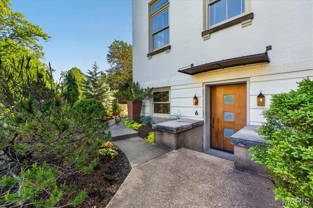 6 Benton Place