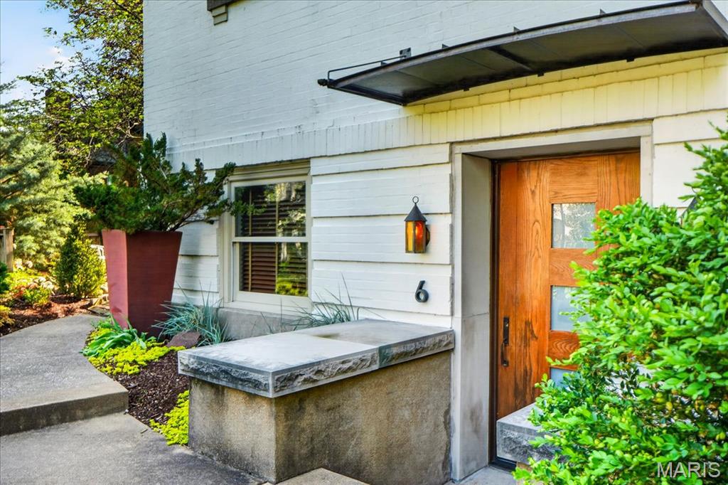 6 Benton Place