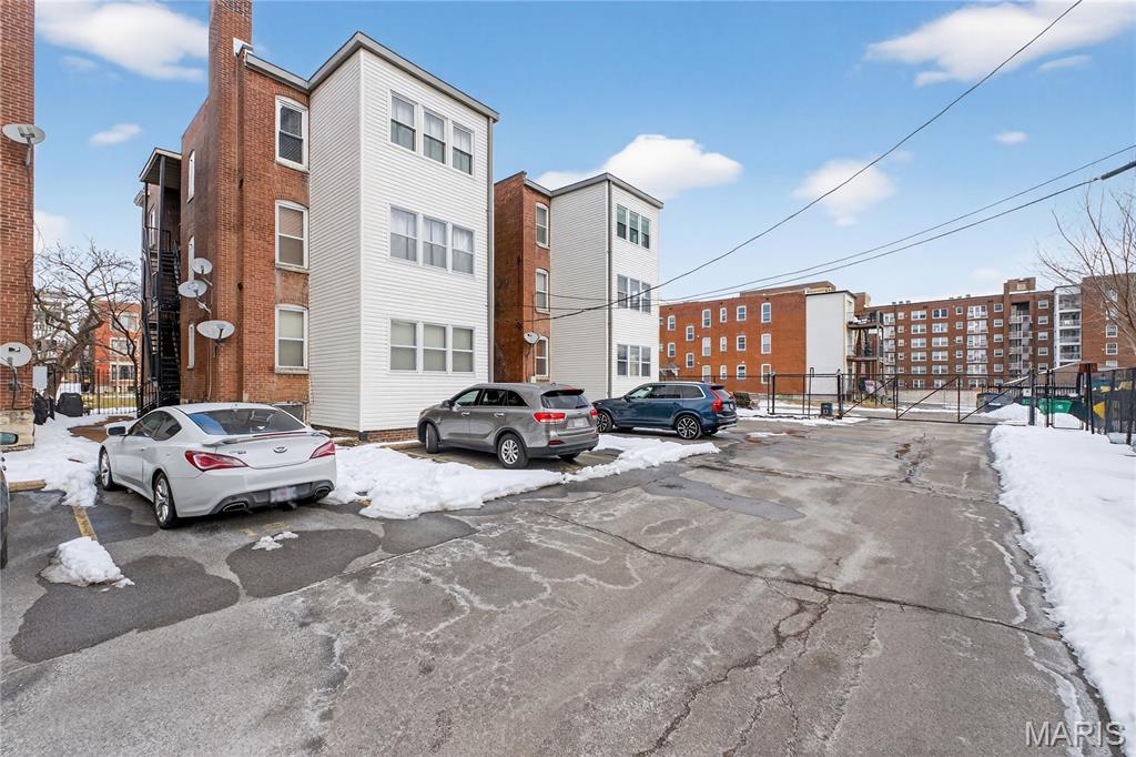 5544 Waterman Boulevard Unit: 3W