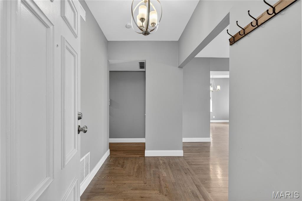 5544 Waterman Boulevard Unit: 3W