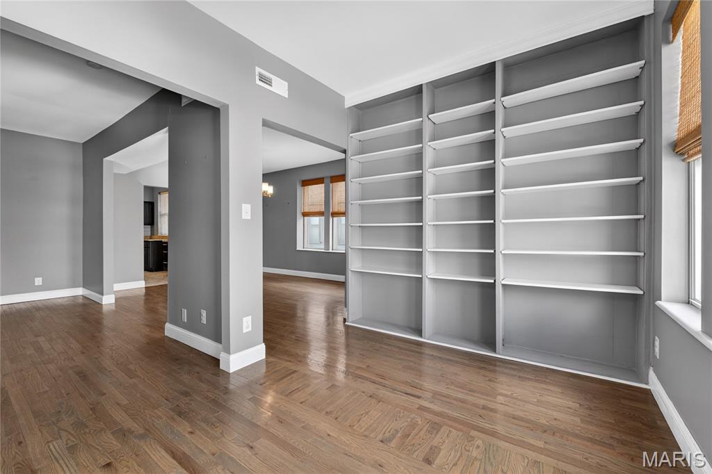 5544 Waterman Boulevard Unit: 3W