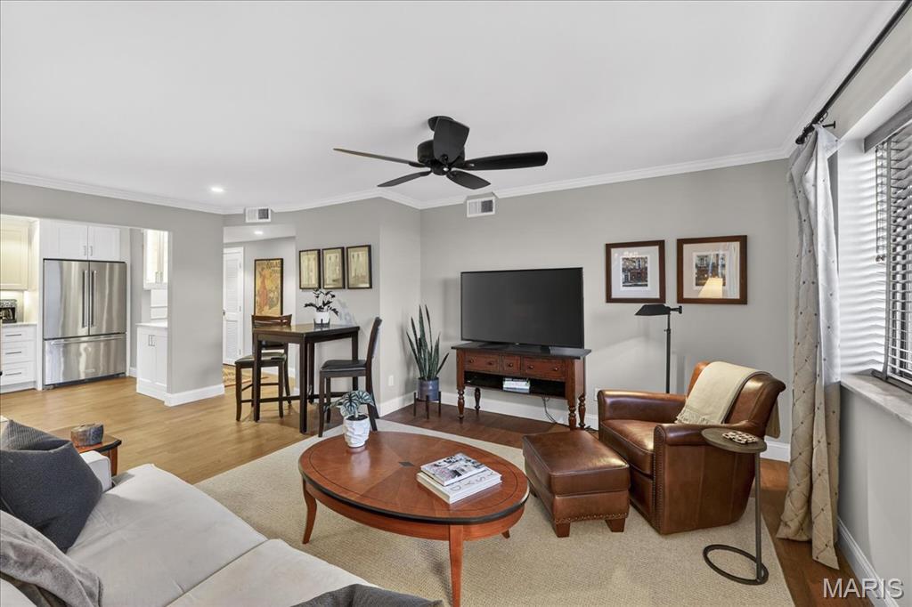 4355 Maryland Avenue Unit: 319