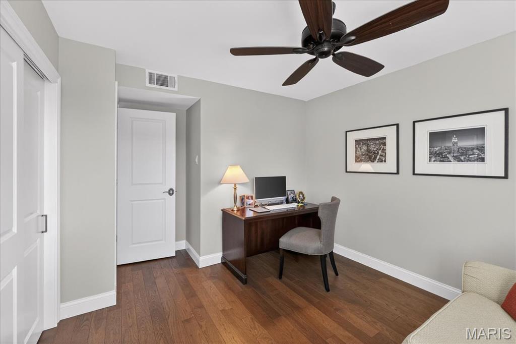 4355 Maryland Avenue Unit: 319