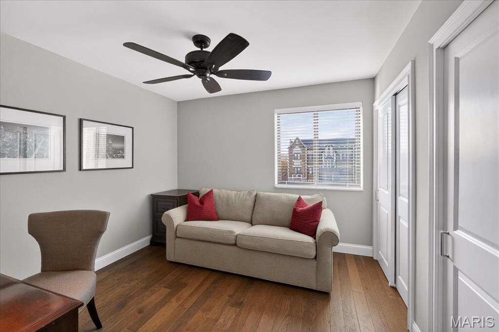 4355 Maryland Avenue Unit: 319