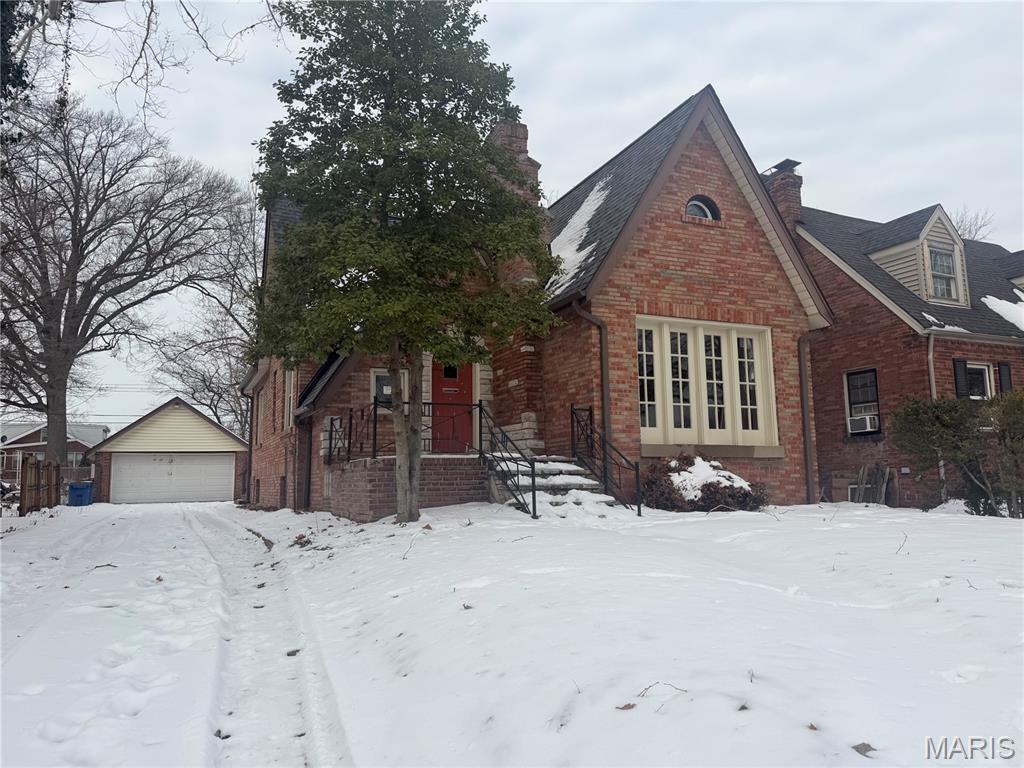 2471 Northland Avenue