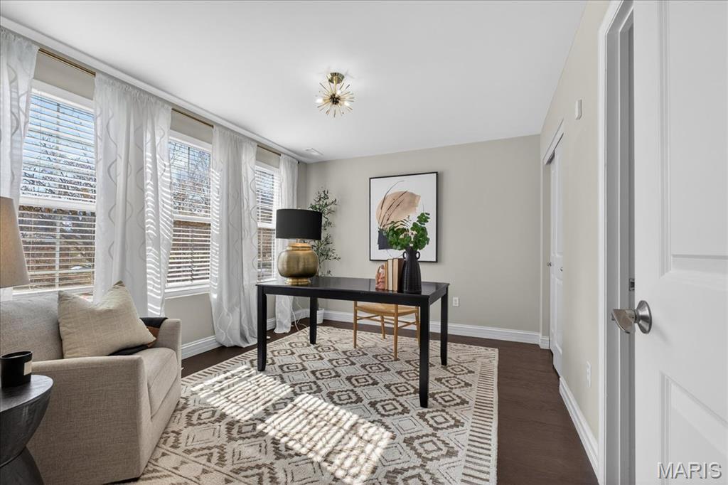 1087 E Linden Avenue