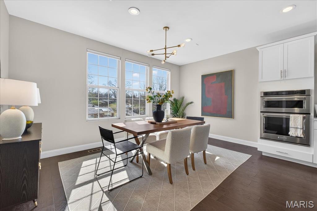 1087 E Linden Avenue