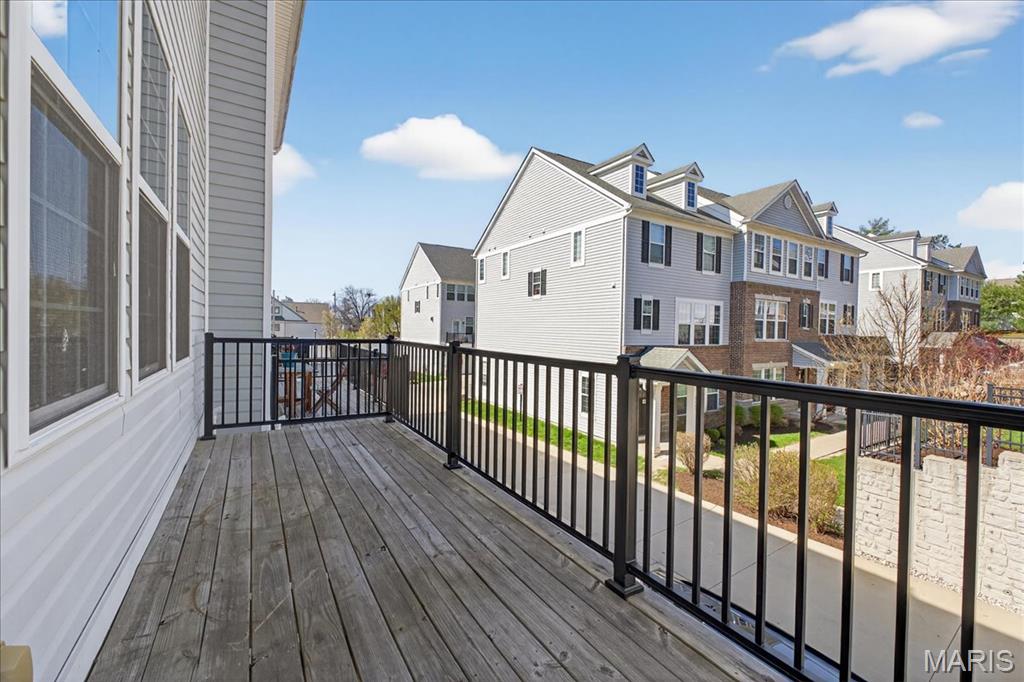 1087 E Linden Avenue