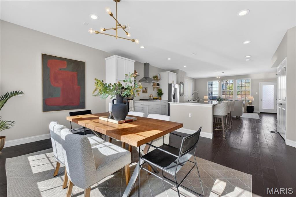 1087 E Linden Avenue