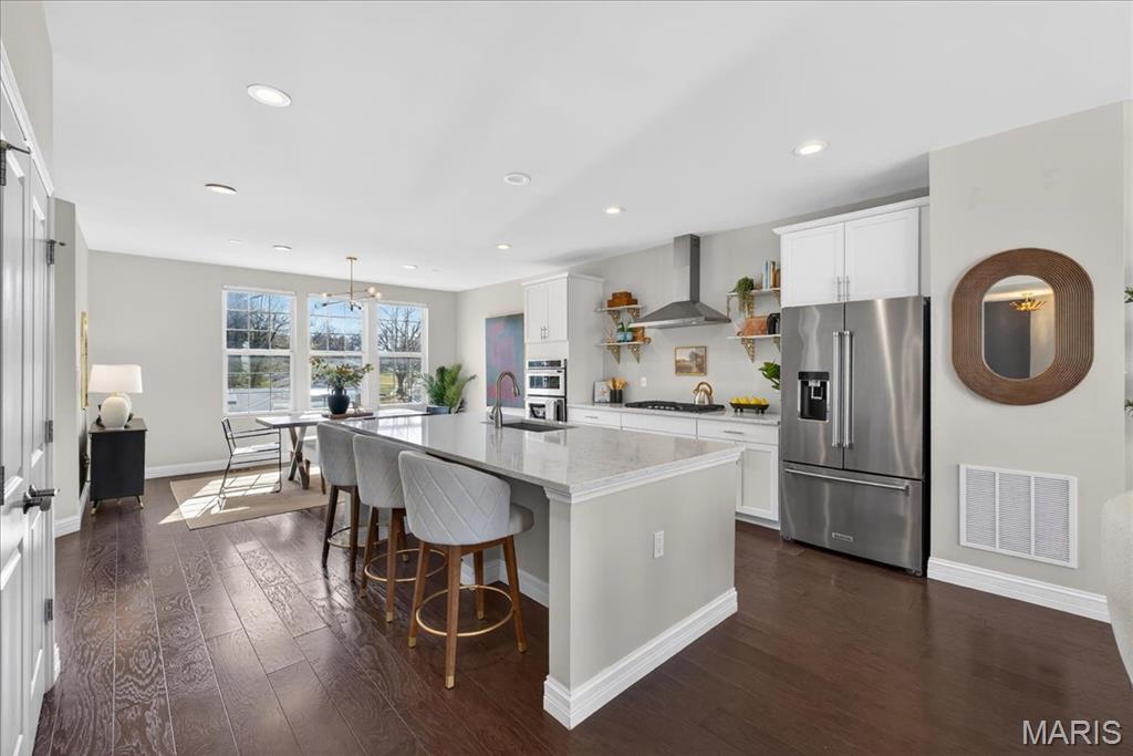 1087 E Linden Avenue