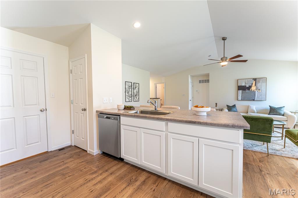 910 Boulder Crest Court