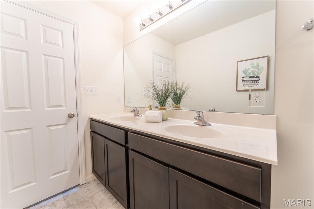 910 Boulder Crest Court