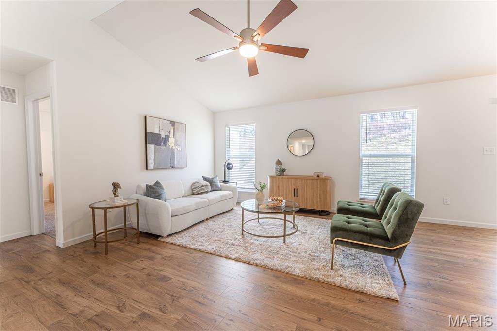 910 Boulder Crest Court