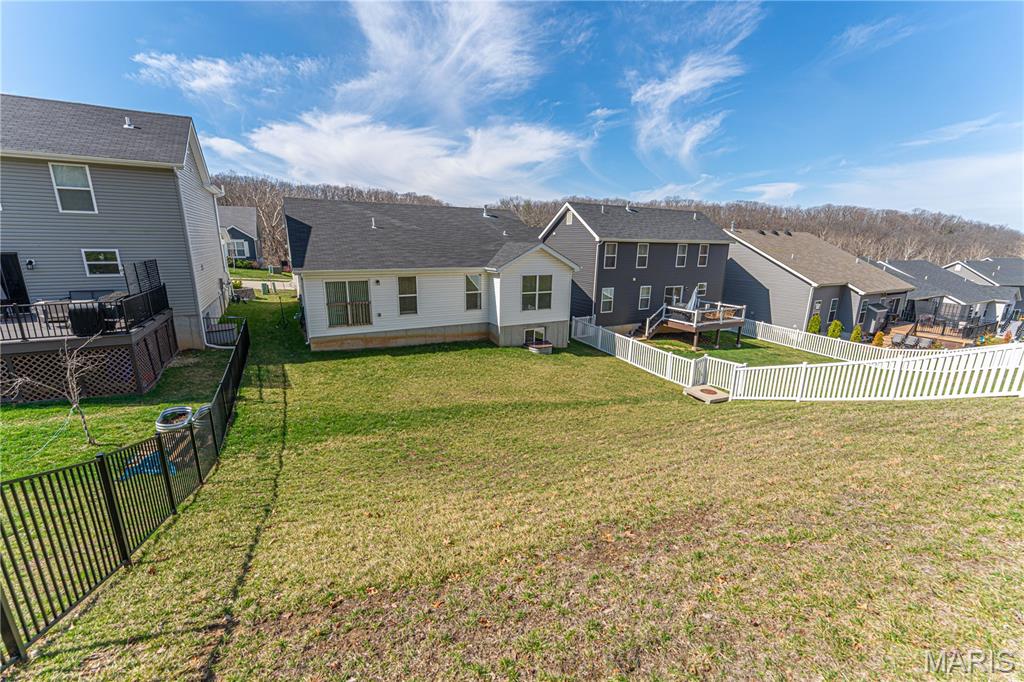 910 Boulder Crest Court