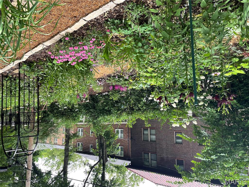 7330 Kingsbury Boulevard