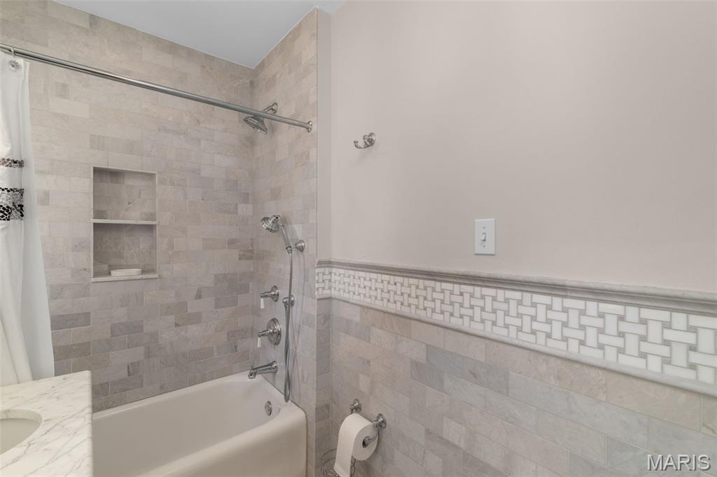 7330 Kingsbury Boulevard