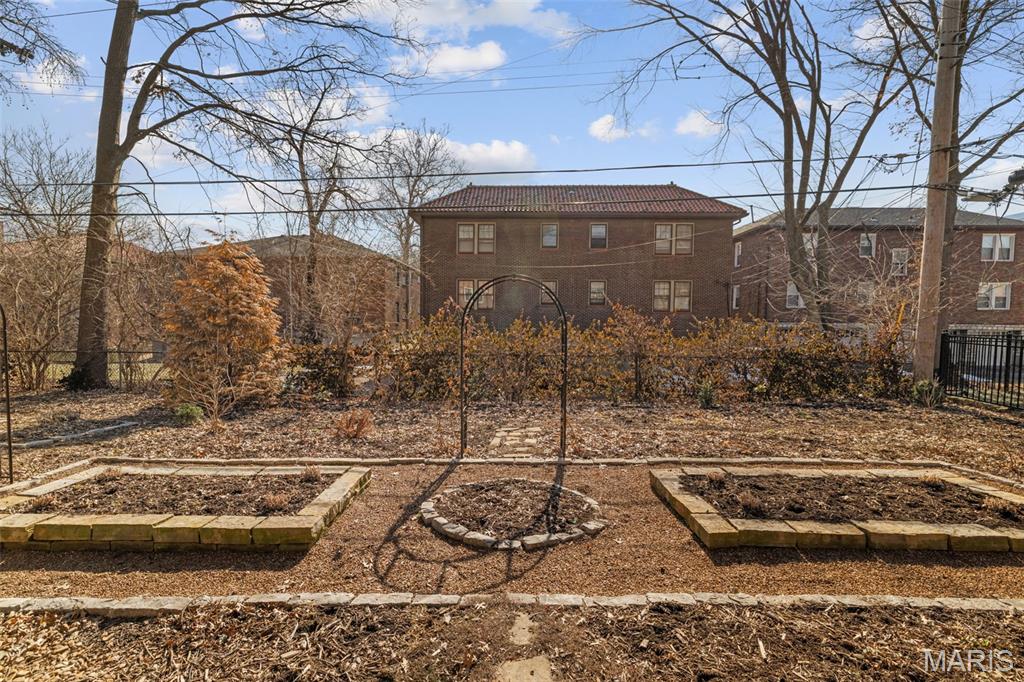 7330 Kingsbury Boulevard