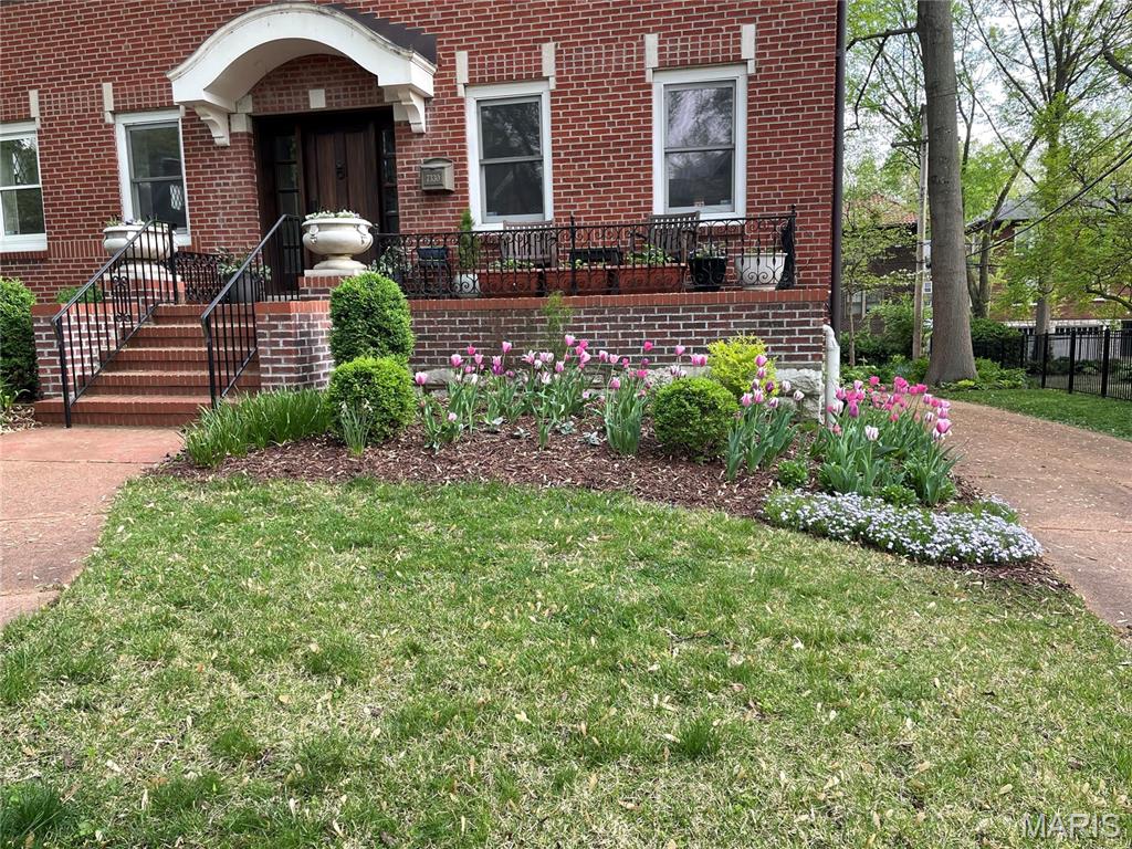 7330 Kingsbury Boulevard