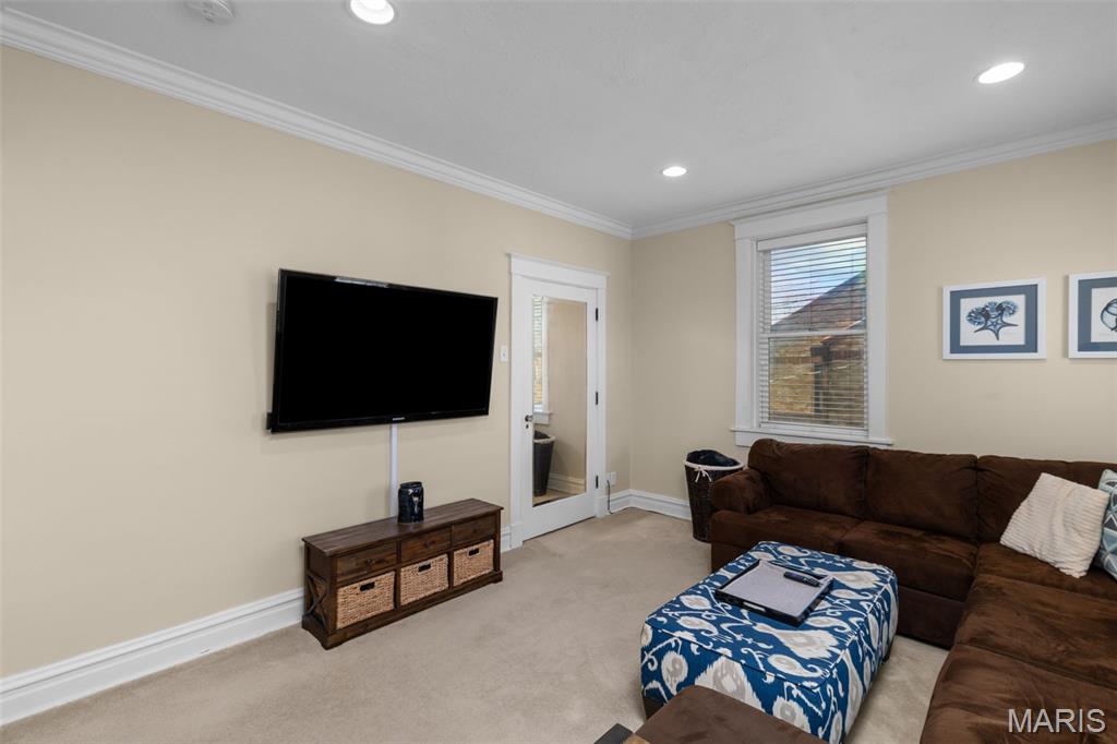 7330 Kingsbury Boulevard